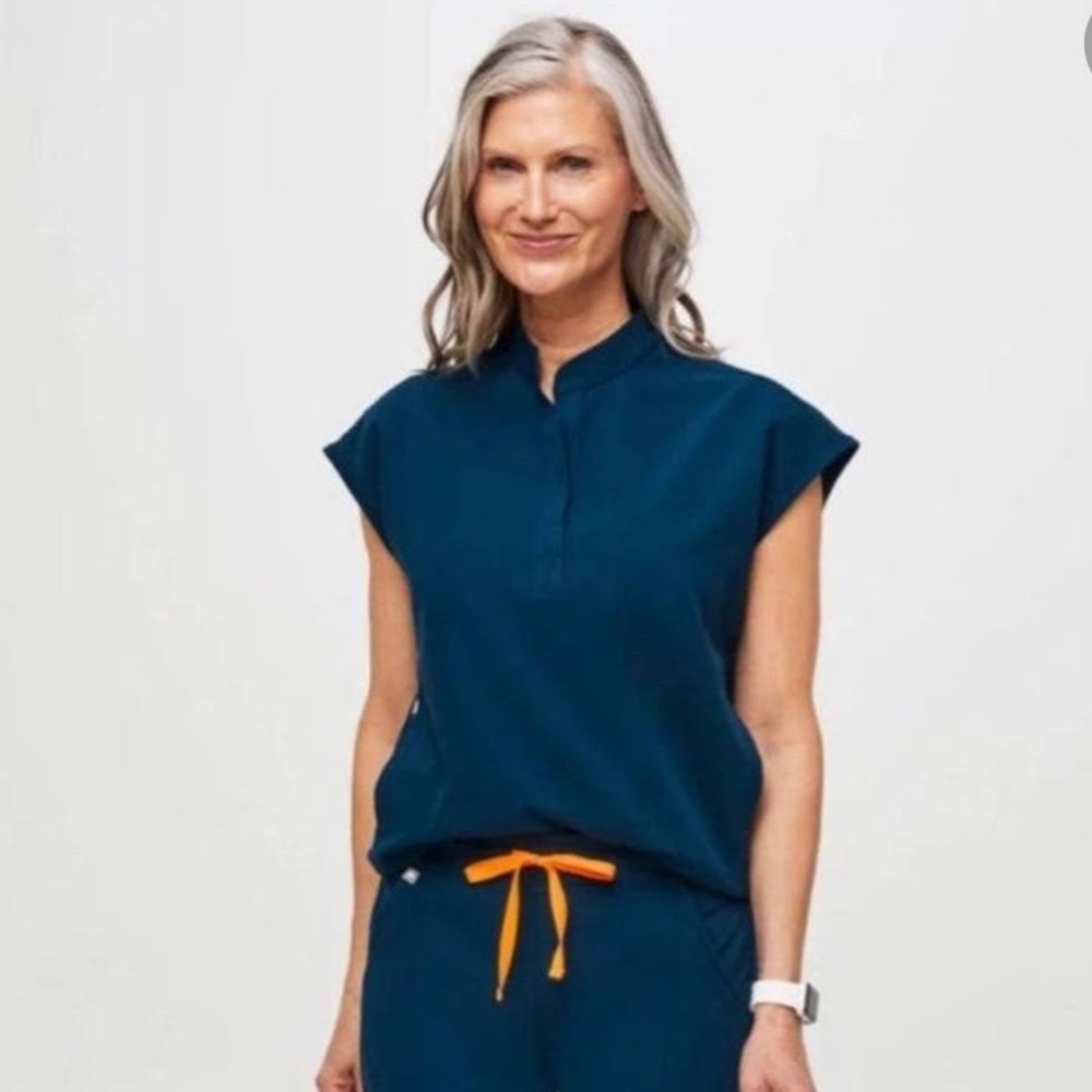 Figs Rafaela scrub top Deep Reef medium